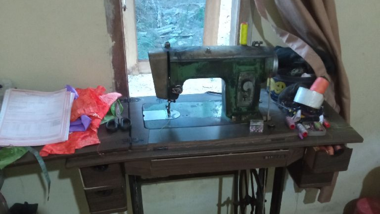 Penjahit Pakaian Debora
