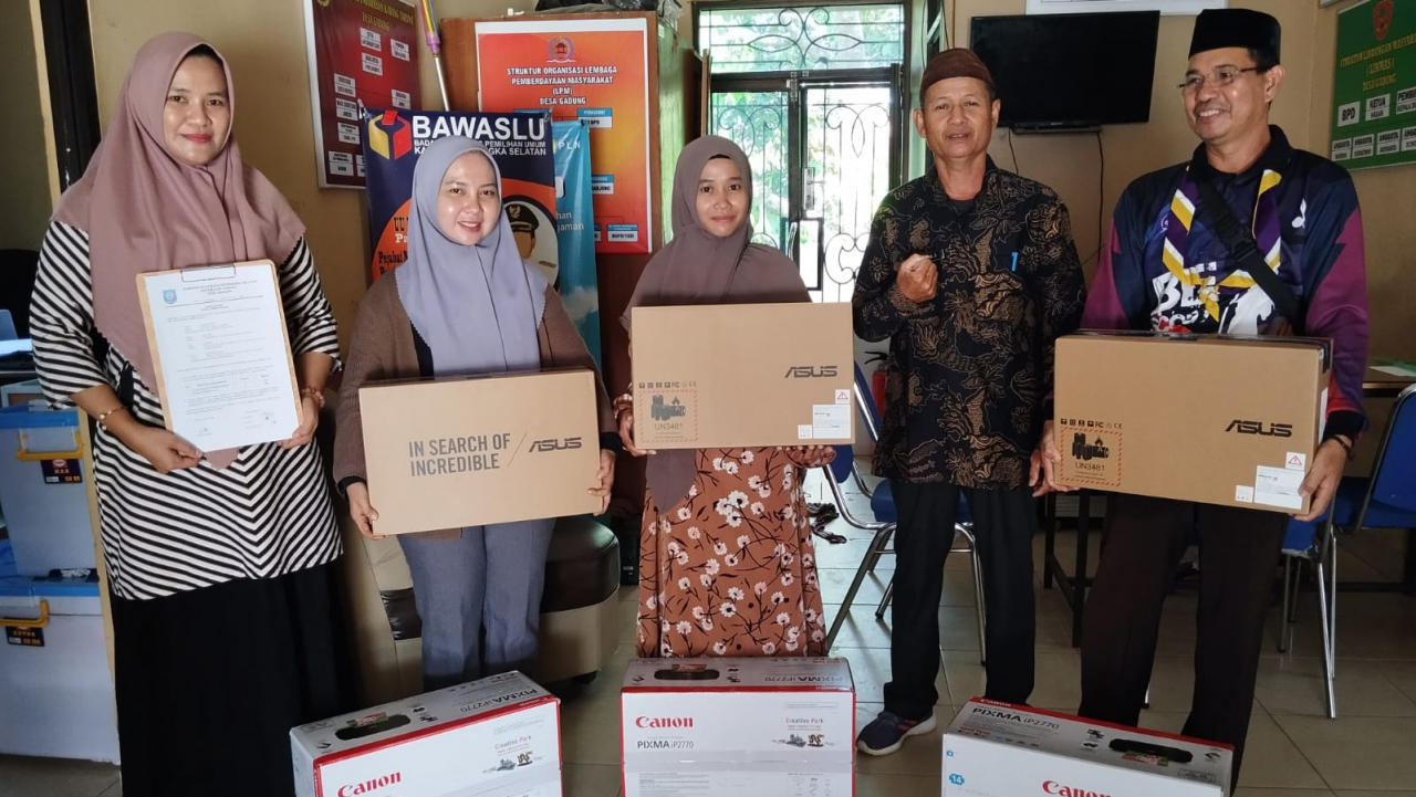 PENYERAHAN BANTUAN LAPTOP UNTUK TPA DESA GADUNG