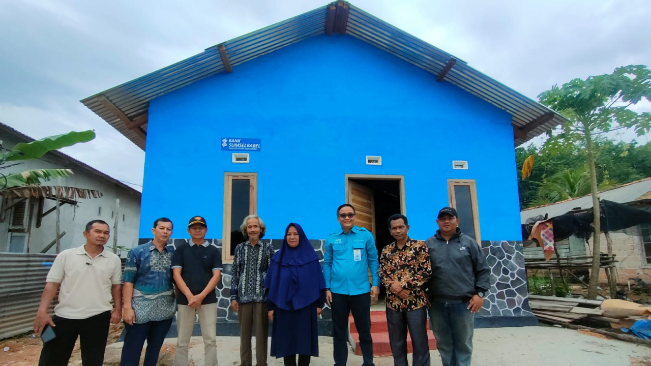 Satu Warga Dusun Amd Terima Bantuan Rumah Layak Huni dari Program CSR Bank Sumsel Babel
