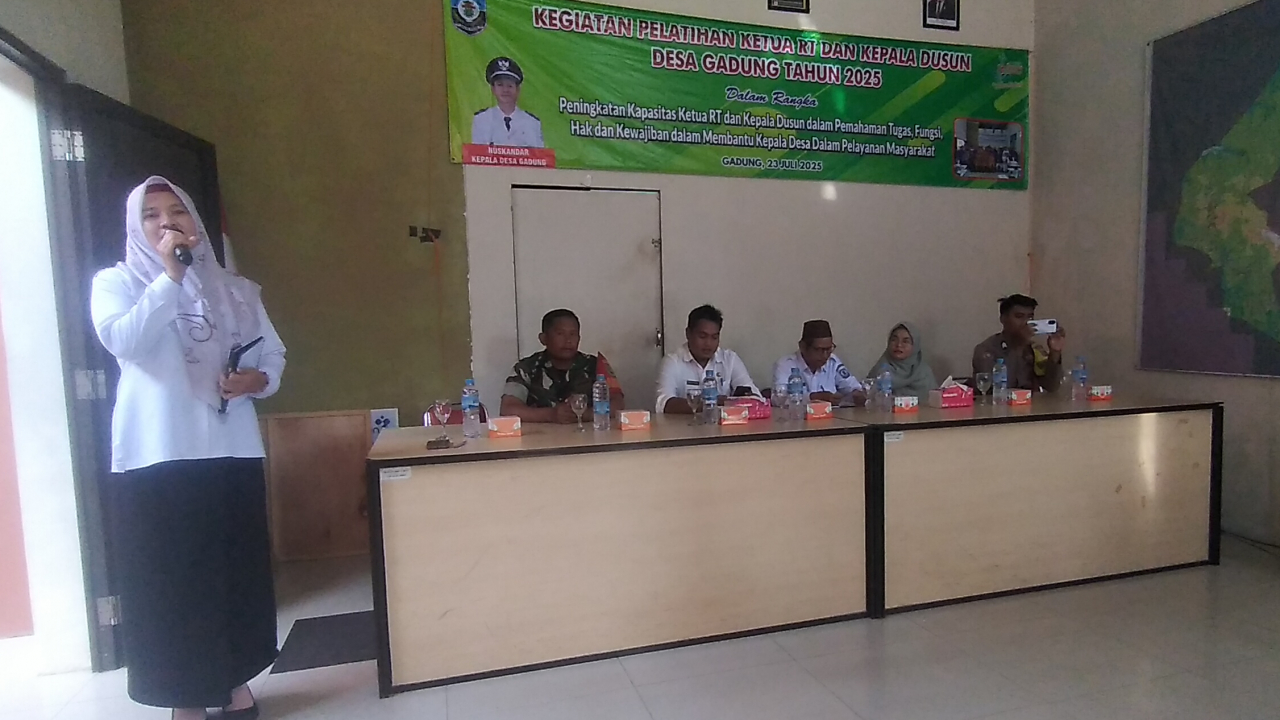 Peningkatan Kapasitas Ketua RT dan Kepala Dusun dalam Pelayanan Masyarakat di Desa Gadung