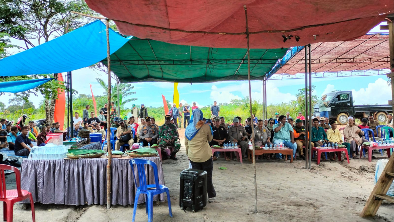 Penenaman Padi Serentak Sawah Barat Desa Penutuk