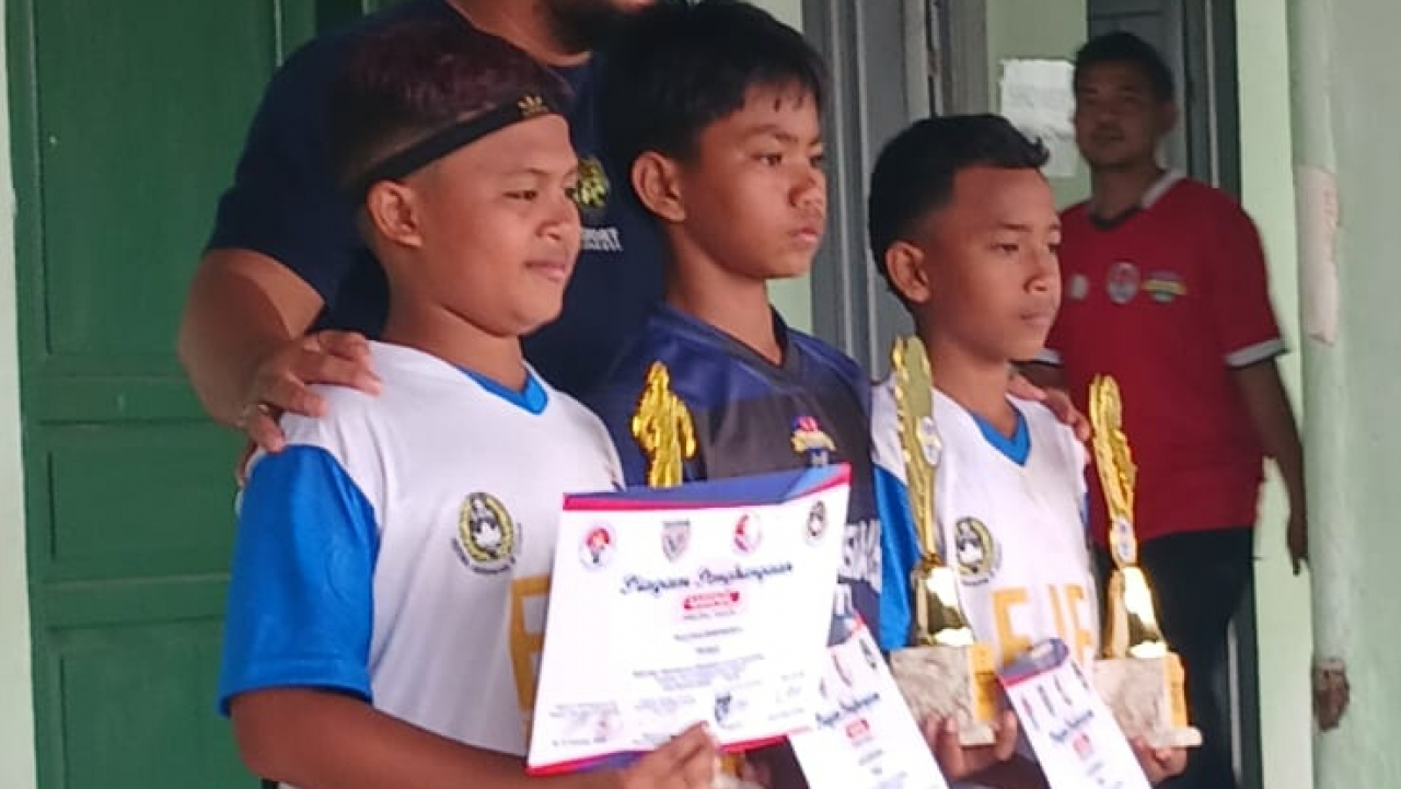 Jansela, Putra Desa Penutuk, Dinobatkan sebagai Kiper Terbaik Liga Sentral Indonesia