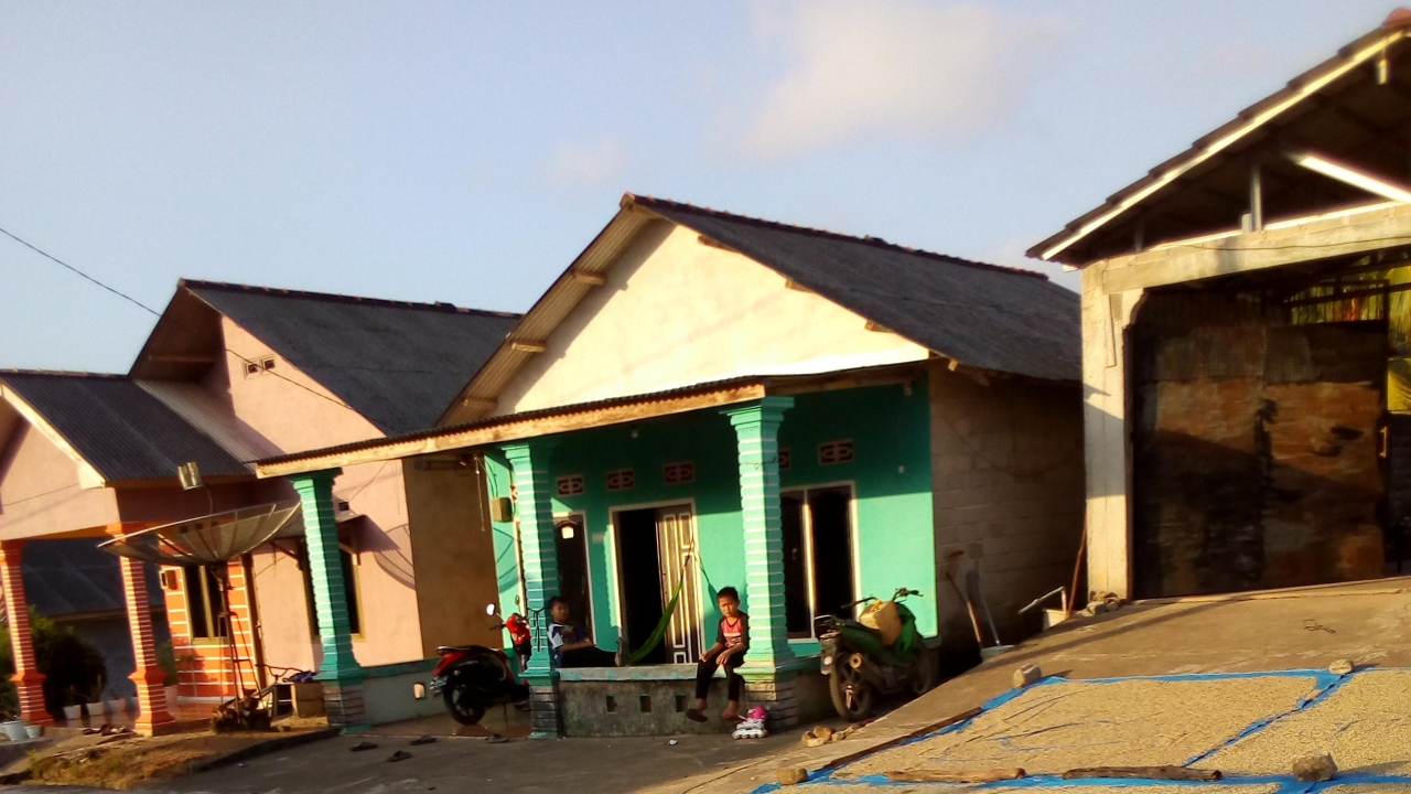 Gerakan Kerja Bakti Berantas DBD di Desa Airbara