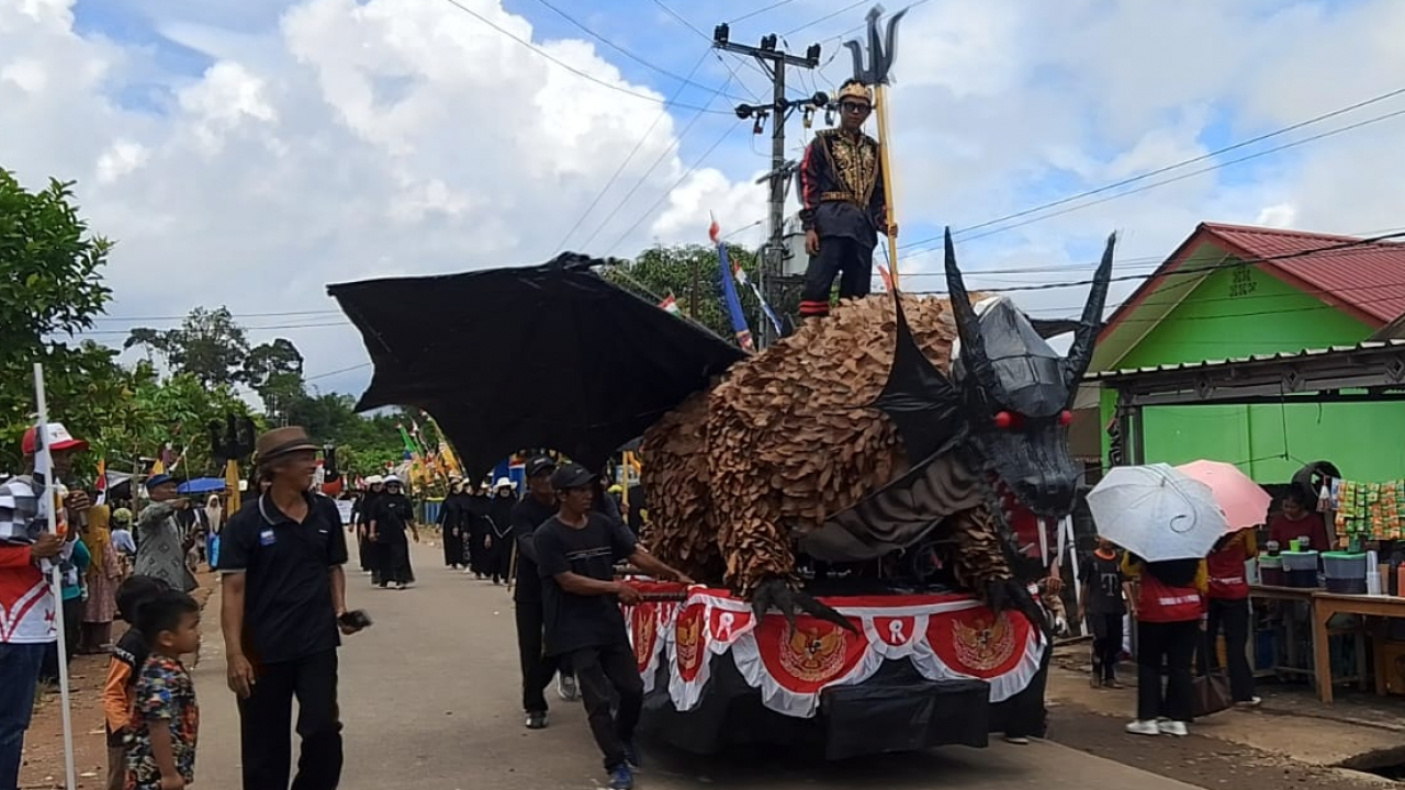 DUA DARI TIGA PESERTA KARNAVAL DARI BANGKA KOTA SABET JUARA 2 & 3 KARNAVAL HUT RI KE 80 TINGKAT PROVINSI KEP.BANGKA BELITUNG