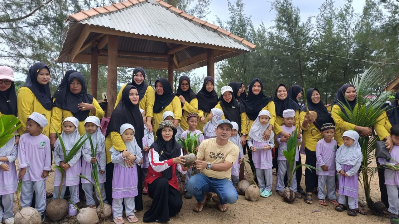 Penghijauan Pesisir Pantai Keramat: Upaya Desa Permis