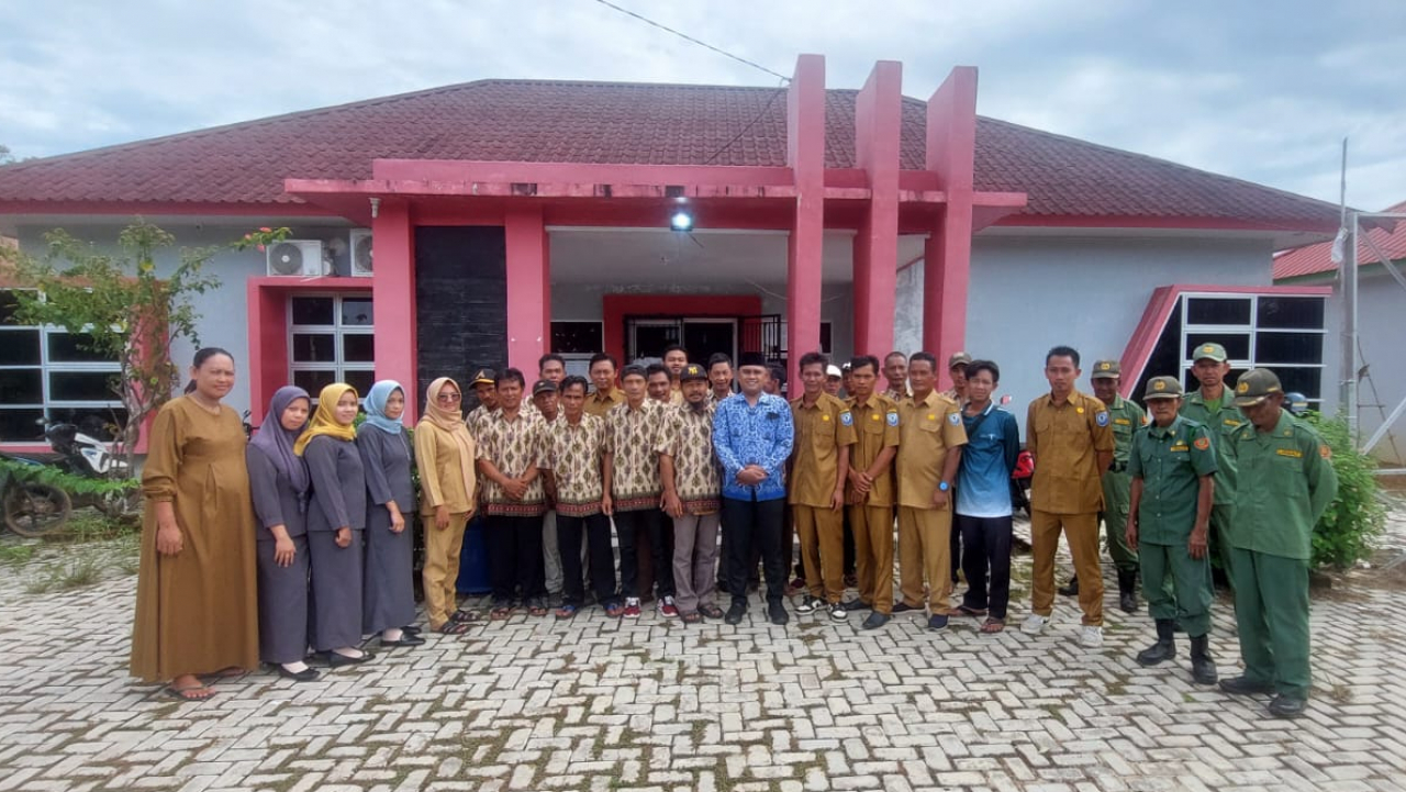 Apel Pagi Tingkatkan Disiplin dan Koordinasi Aparatur Desa Pasir Putih