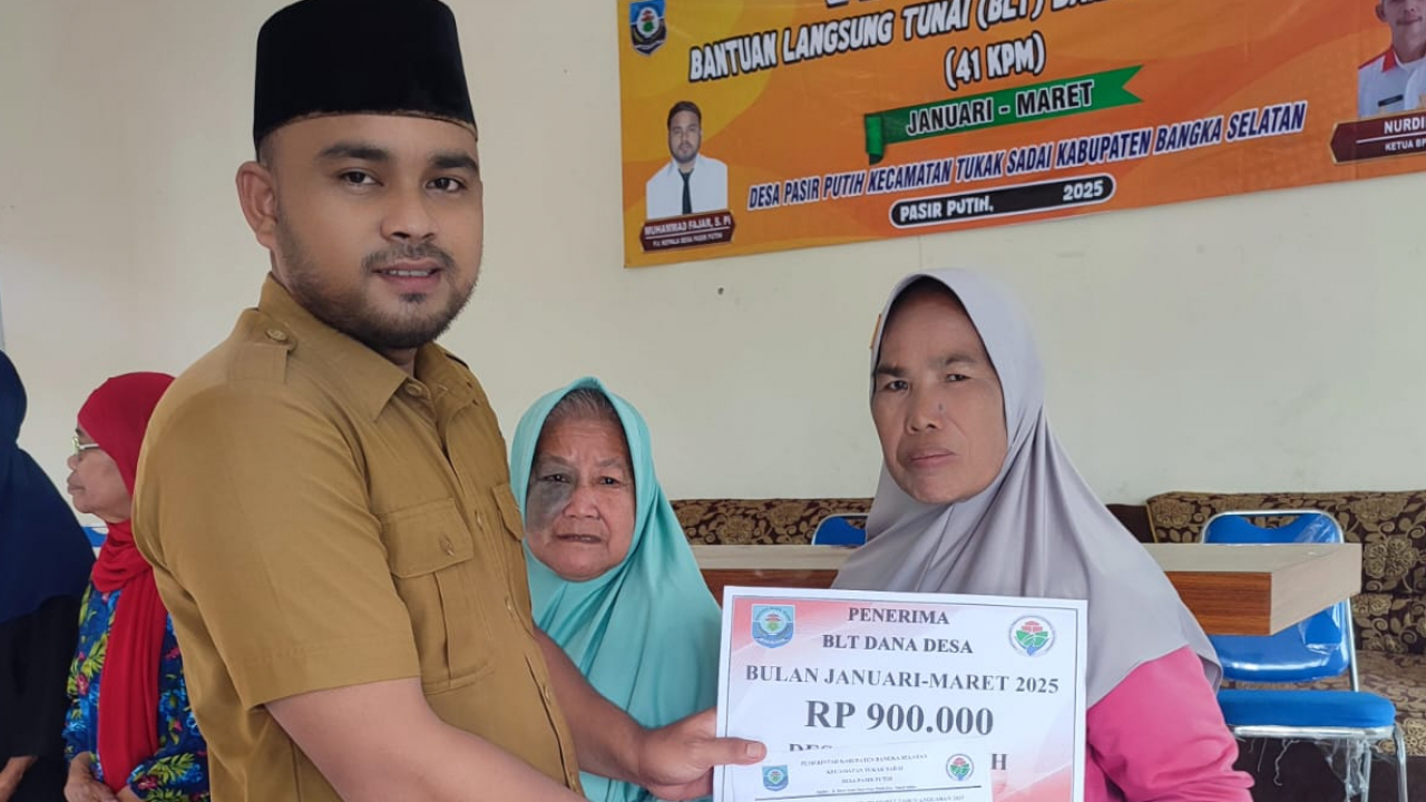 Penyaluran BLT Triwulan Pertama Tahun 2025 di Desa Pasir Putih
