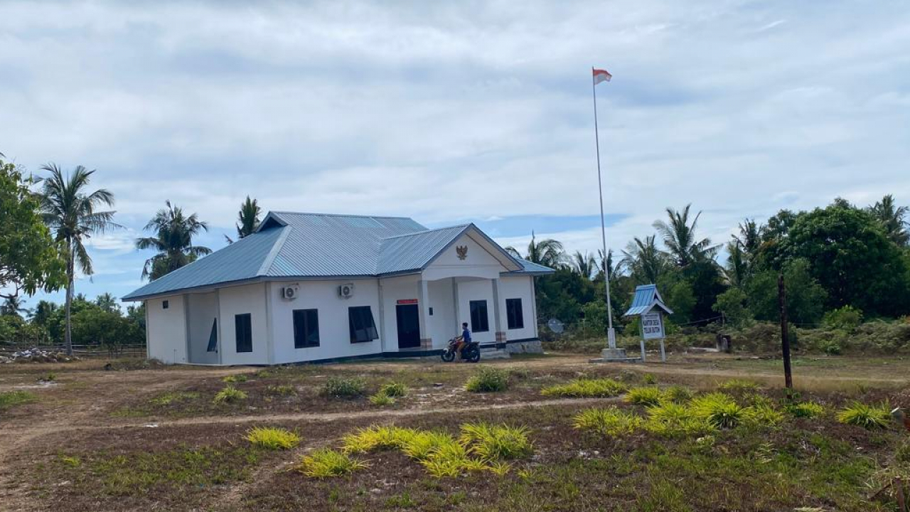 Kantor Desa Teluk Buton: Simbol Pelayanan dan Harapan Baru Masyarakat Desa