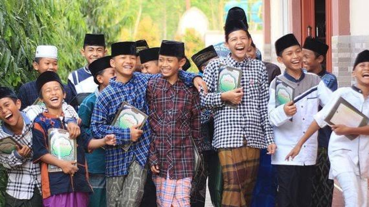 KEPALA DESA TELUK BUTON MENGUCAPKAN SELAMAT HARI SANTRI NASIONAL 2026