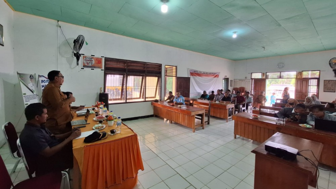 Rapat rutin bulanan Aparatur Desa