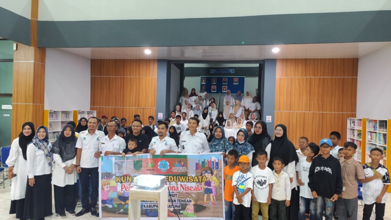 Kunjungan Eduwisata Perpustakaan Rona Niscala dan Rumah Baca Faeyza Disejalankan Dengan Pengukuhan Forum Anak Desa Air Lengit