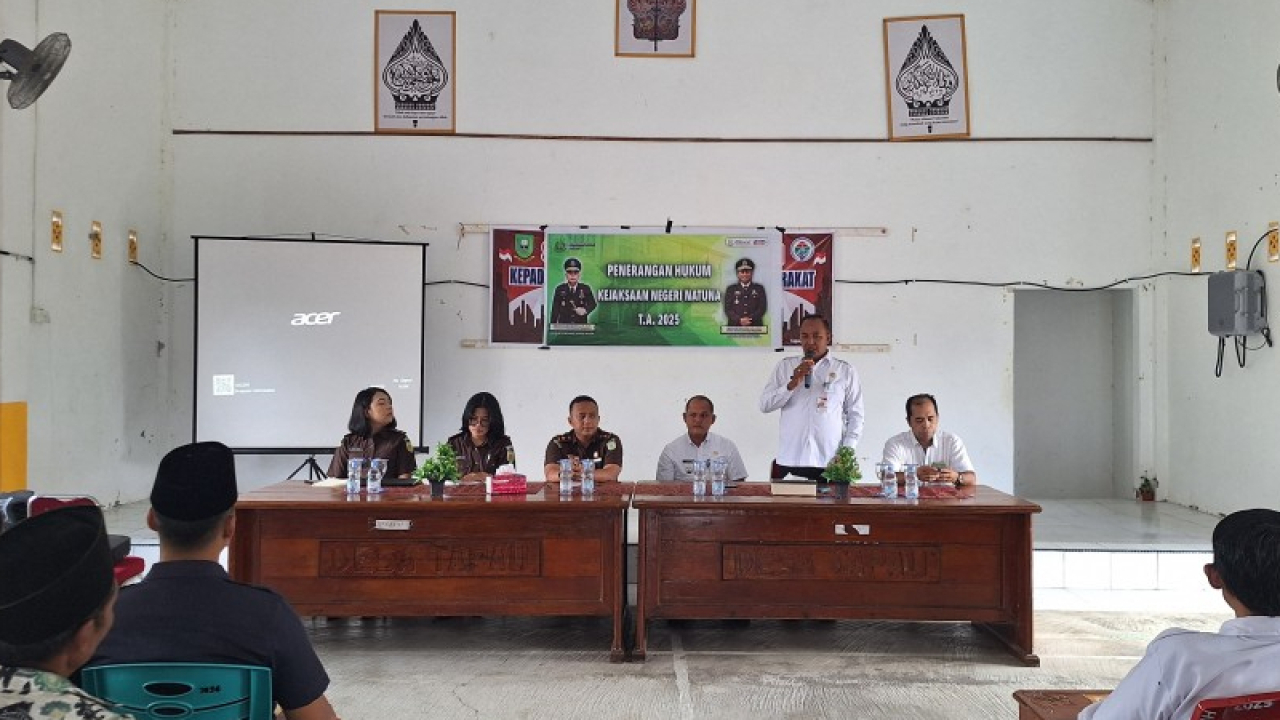 Penyuluhan Hukum Bagi Aparatur Pemerintahan Desa