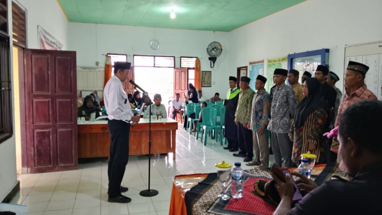 Pelantikan RT/RW Desa Air Lengit Periode 2026-2030