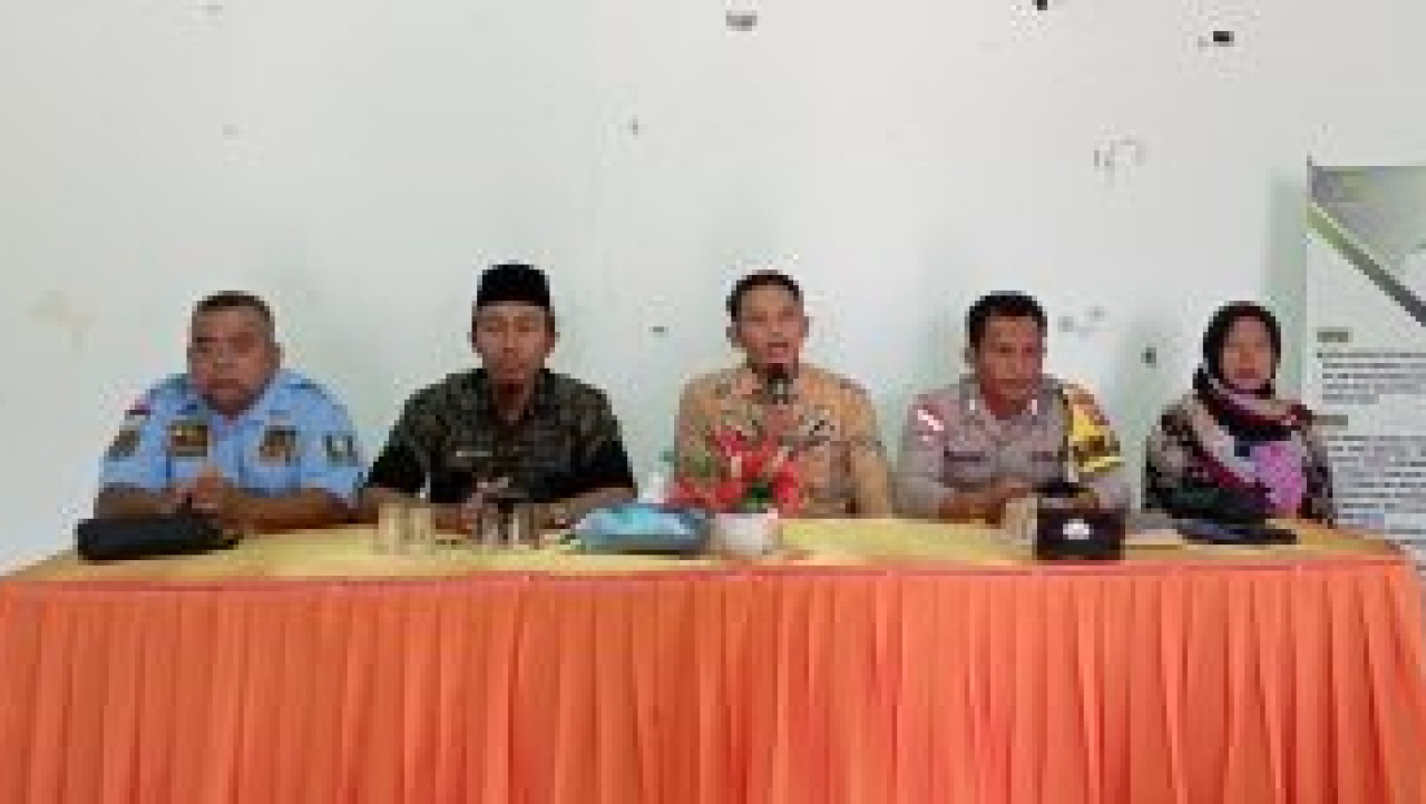 Pemdes Air Lengit menyalurkan insentif kader