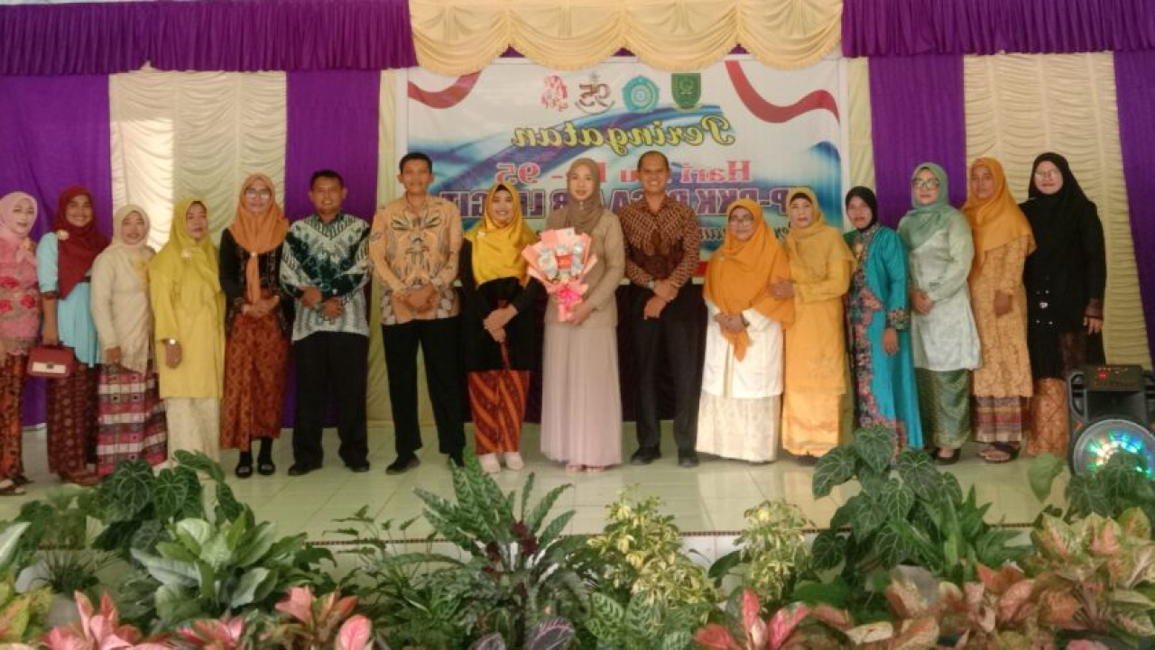 TP-PKK Desa Air Lengit memperingati Hari Ibu ke-95