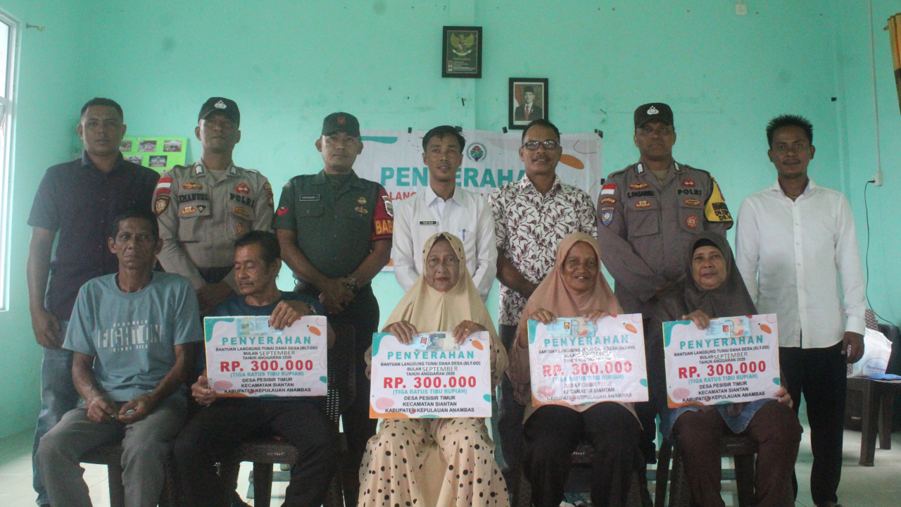 Penyaluran BLT Bulan September Desa Pesisir Timur