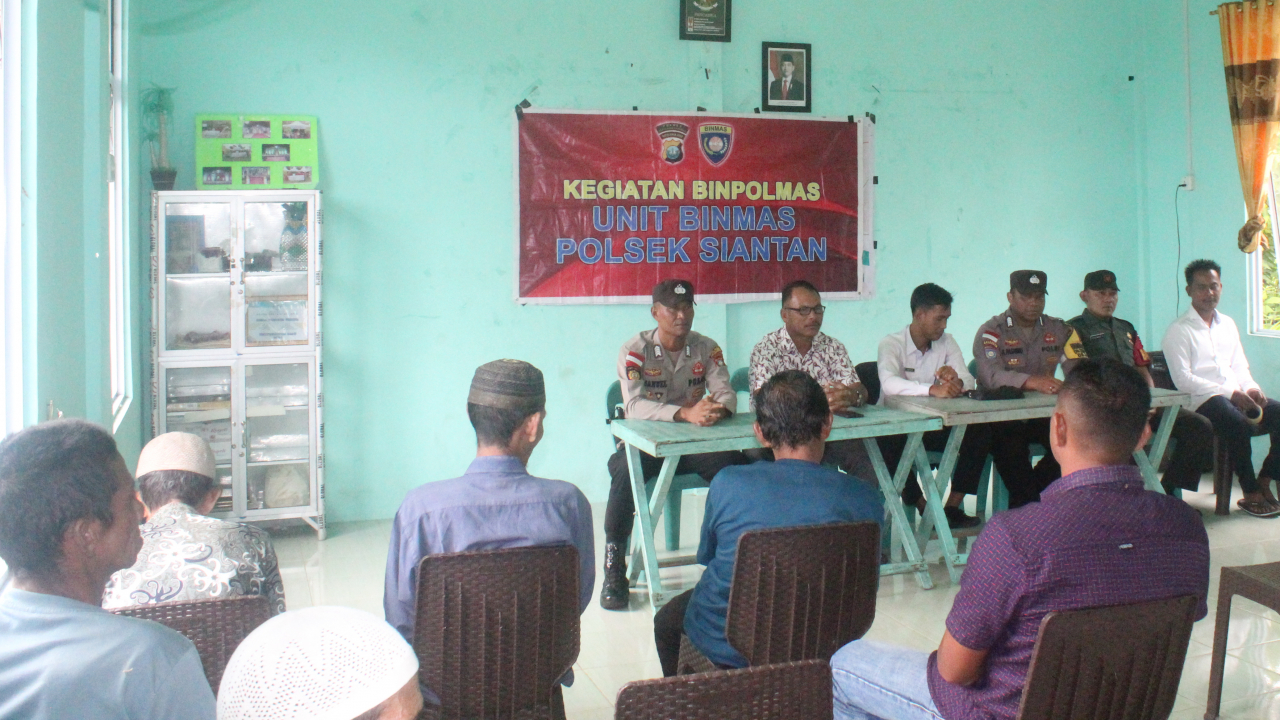 Kegiatan Binpolmas (Pembinaan Perpolisian Masyarakat) di Desa Pesisir Timur