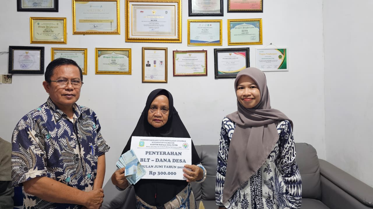 Penyaluran BLT Dana Desa Bulan Juni 2025 Desa Putik, KPM : Mungkin ini THR Bagi Kami