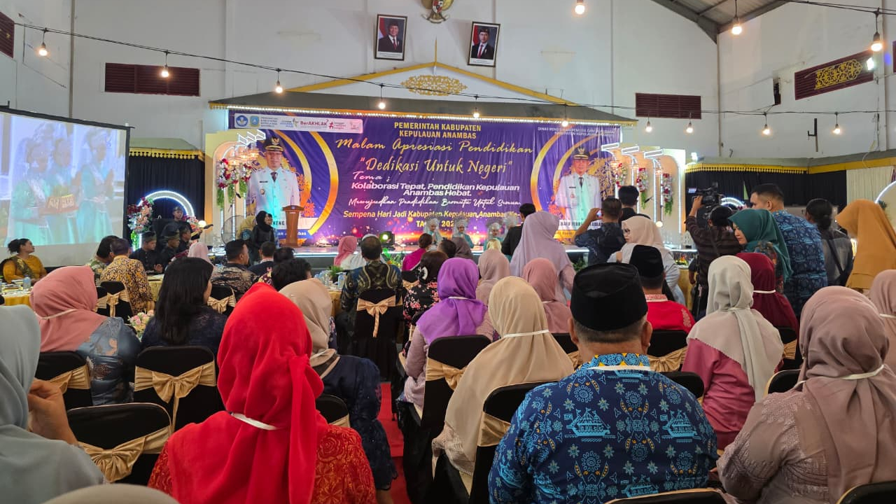 Kepala Desa Putik Raih Penghargaan Bidang Pendidikan pada Malam Apresiasi Pendidikan "Dedikasi untuk Negeri"