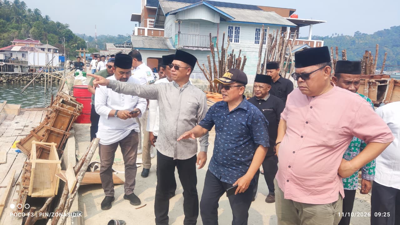 Bupati Aneng Tinjau Pembangunan Kampung Nelayan Merah Putih di Desa Putik