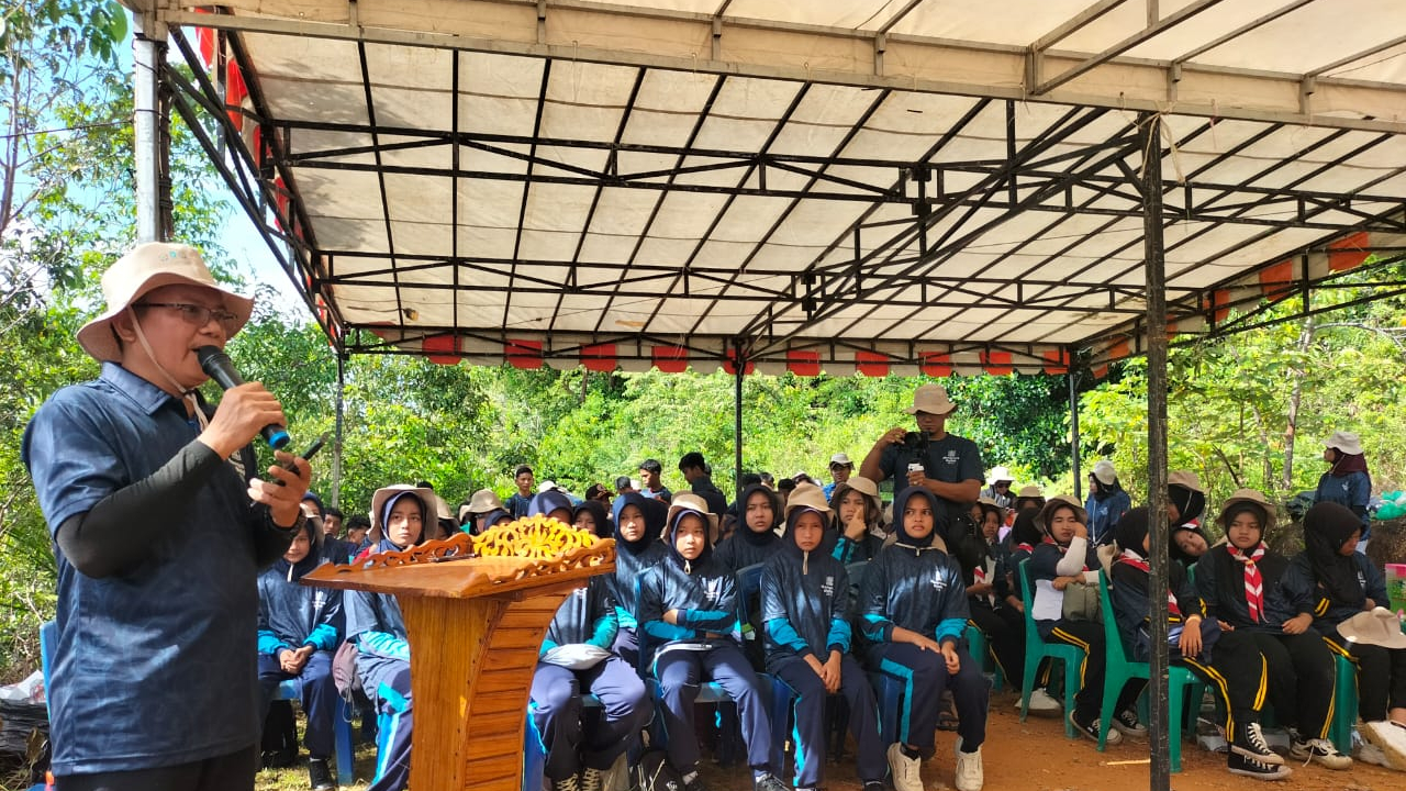 Jaga Keberlanjutan Ekosistem Laut: Pemerintah Desa Putik dan Yayasan Kute Siantan Peduli Gandeng Medco E&P Natuna Tanam 5.000 Mangrove