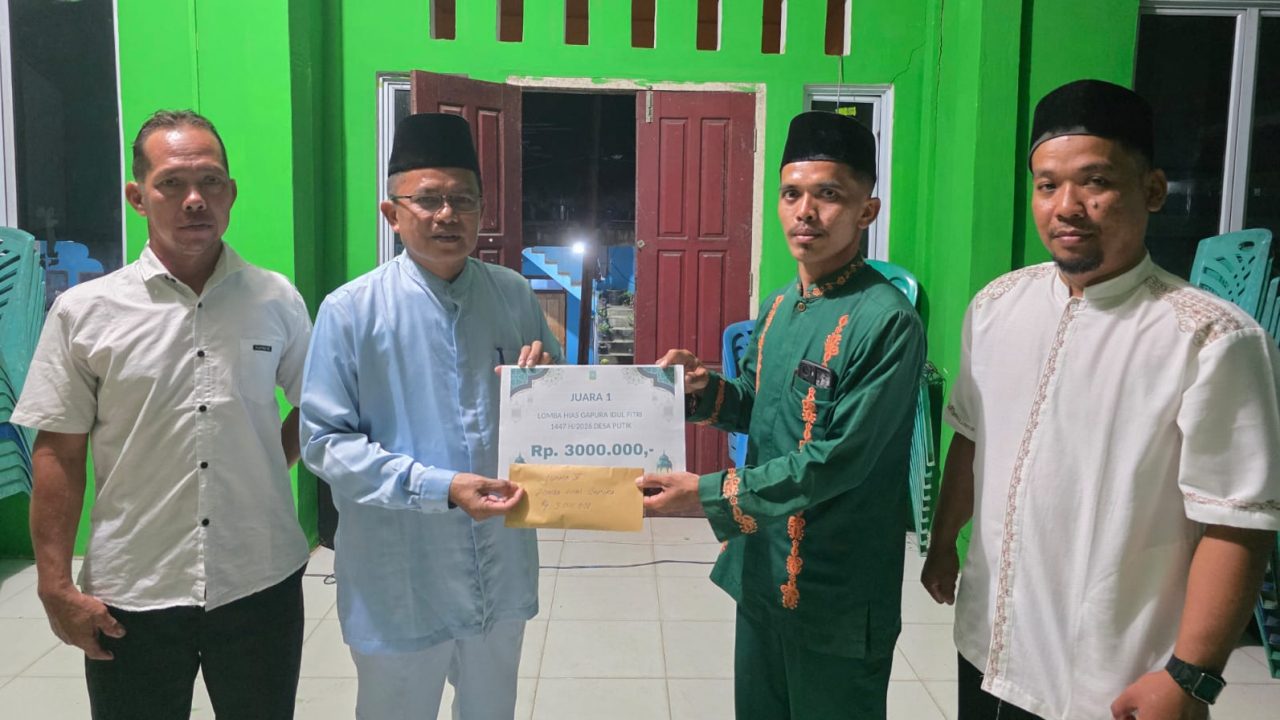 SEMARAK IDUL FITRI, LOMBA HIAS GAPURA MERIAHKAN LINGKUNGAN DESA