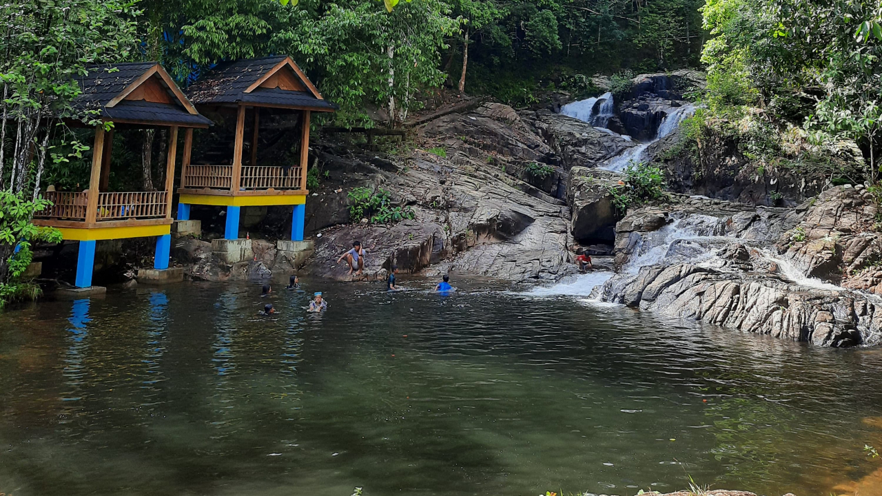 Air Terjun Neraja