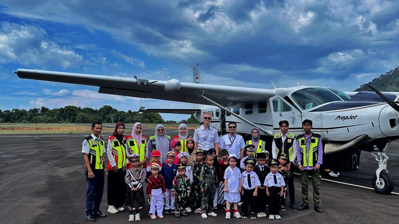 PAUD Al-Walid Kenalkan Transportasi Udara pada Anak Usia Dini