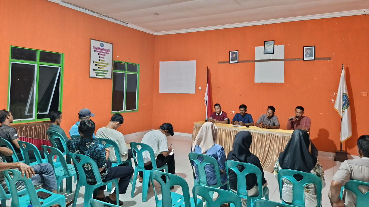 Musyawarah Pembubaran Kepengurusan Karang Taruna Mekar Harapan di Desa Batu Berapit