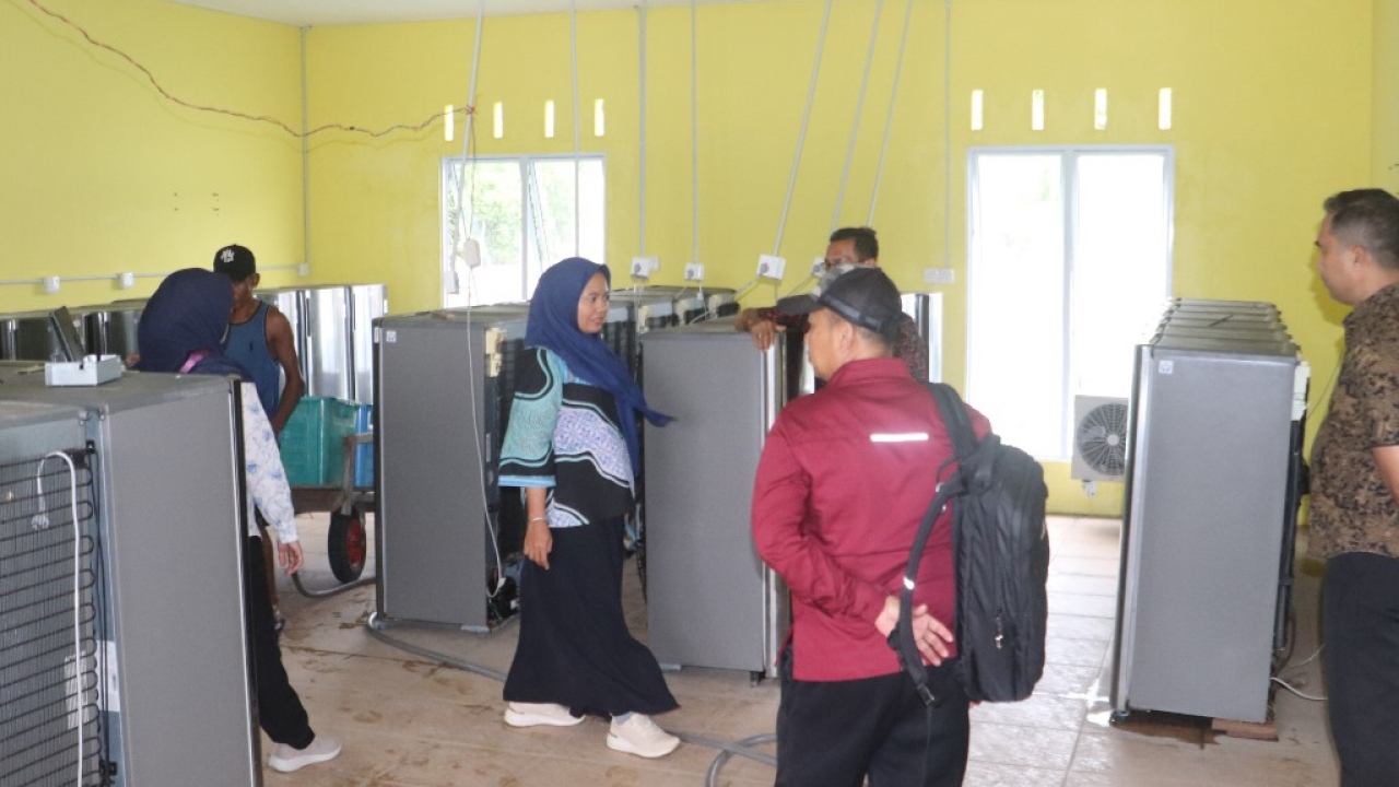 Desa Piasan berada di daerah pesisir maka Potensinya Peningkatan Nelayan dan kita buat Pabrik Es