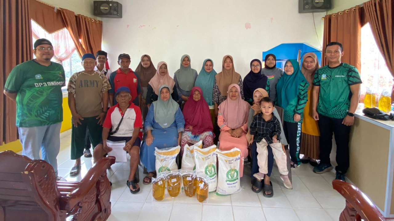 Pembagian Bantuan Pangan Beras Dan Minyak Goreng Tahun 2025