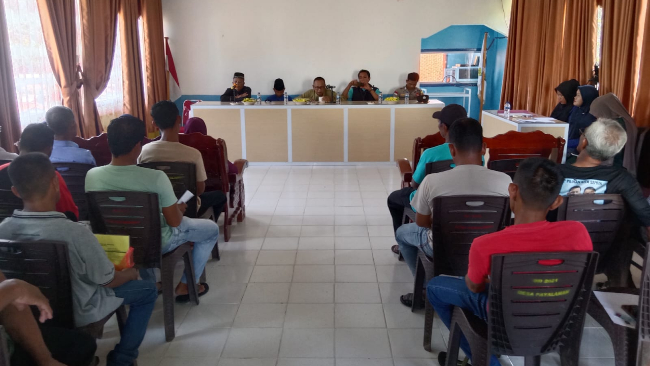 Sosialisasi Pembuatan Pas Kecil dan E-BKP Untuk Nelayan Desa Payalaman