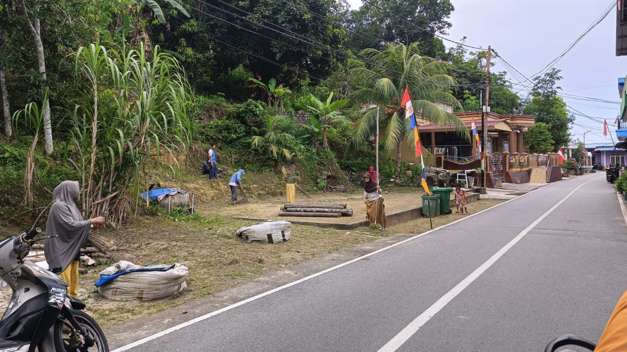 Sambut HUT RI ke-80, RT 003 Gelar Gotong Royong Bersama Warga