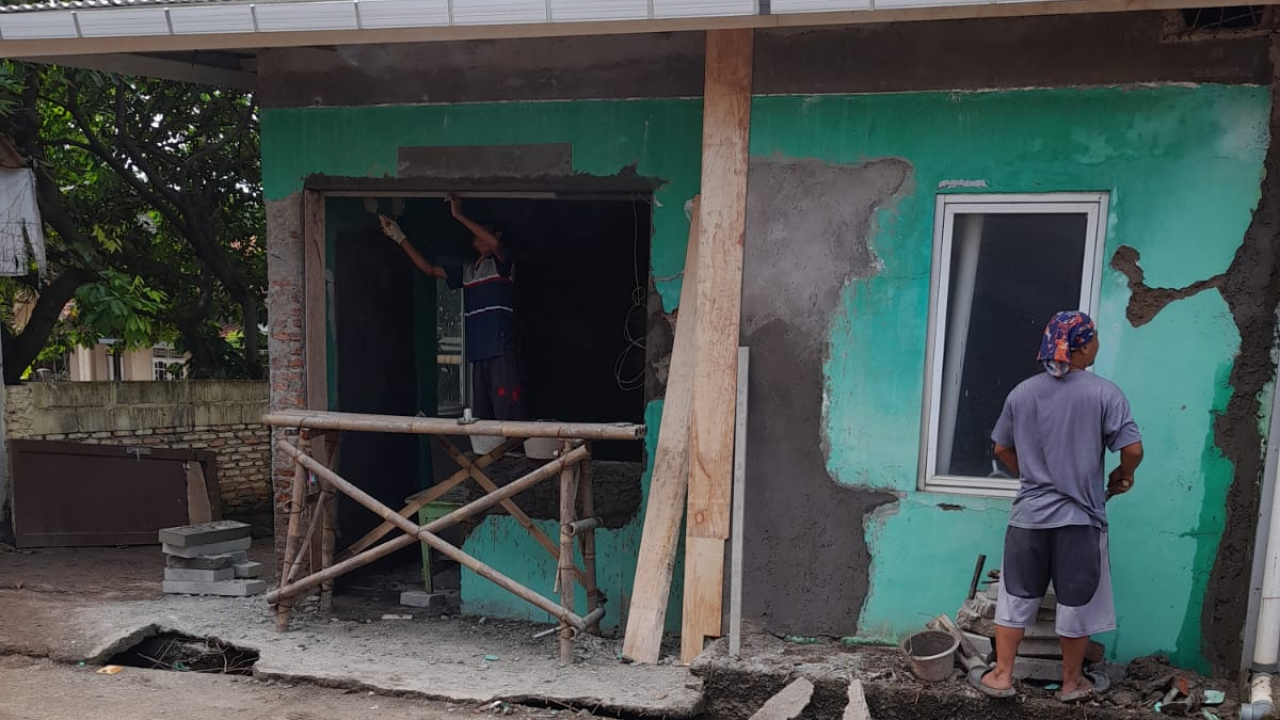 Rehabilitasi Posyandu Dahlia di Desa Nagrak