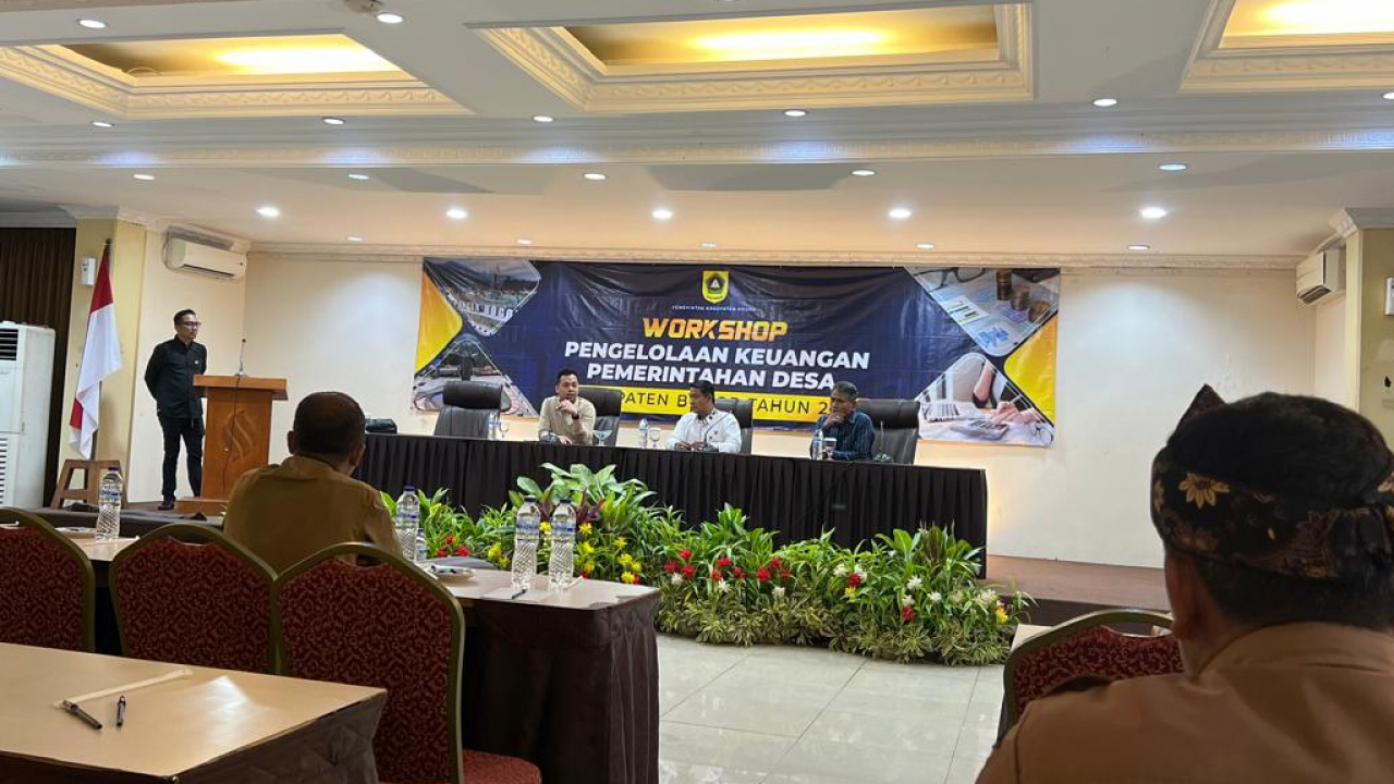 Workshop Pengelolaan Keuangan Pemerintahan Desa di Hotel The Rizen Premier Puncak