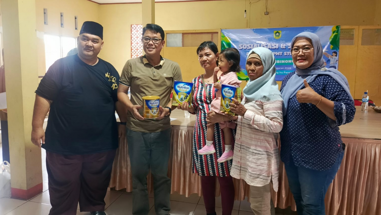 Sosialisasi dan Penyerahan PMT Stunting di Desa Cibinong Berhasil Tekan Angka Stunting