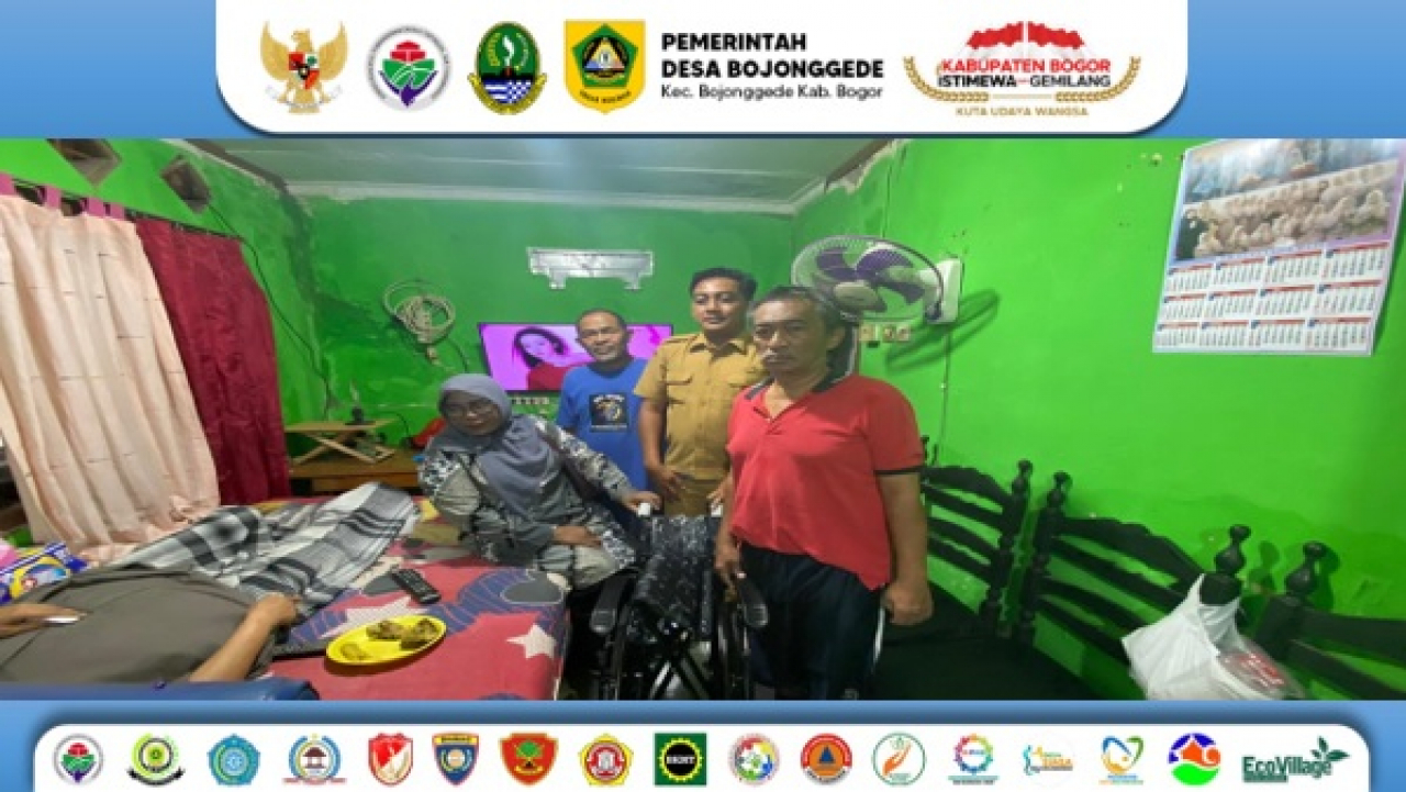 Pemdes Bojonggede Serahkan Bantuan Kursi Roda untuk Warga Kampung Masjid