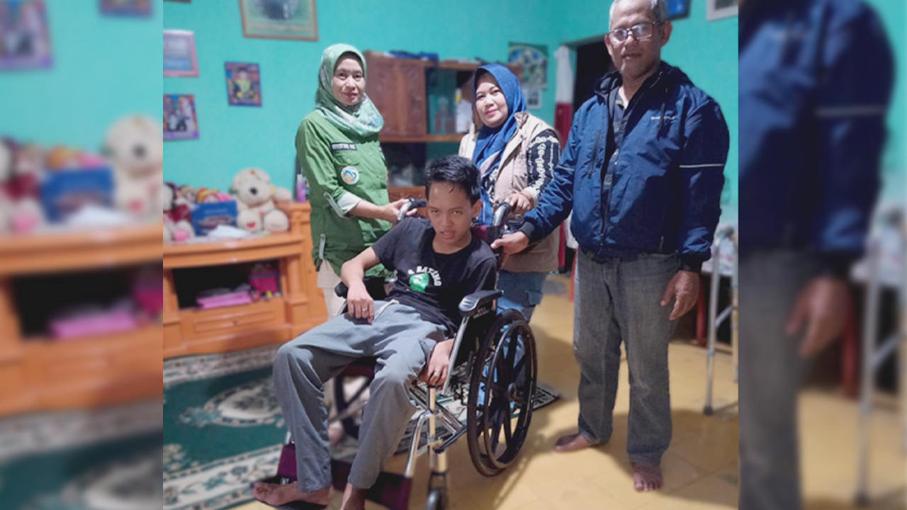 Bantuan Kursi Roda untuk Lansia: Kerjasama Berbagai Pihak