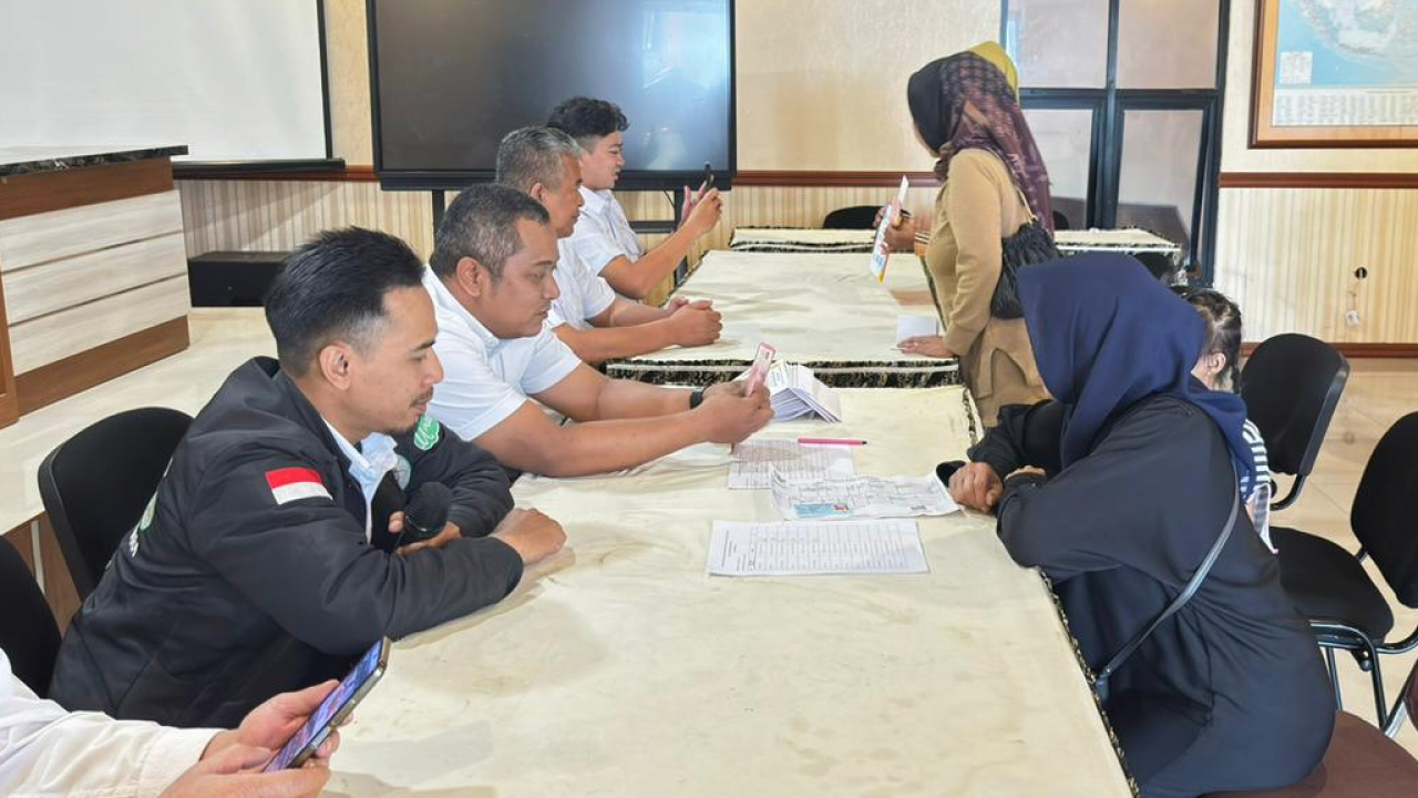 Warga Terima Rp1.800.000 dari BLT Dana Desa Tahun 2026