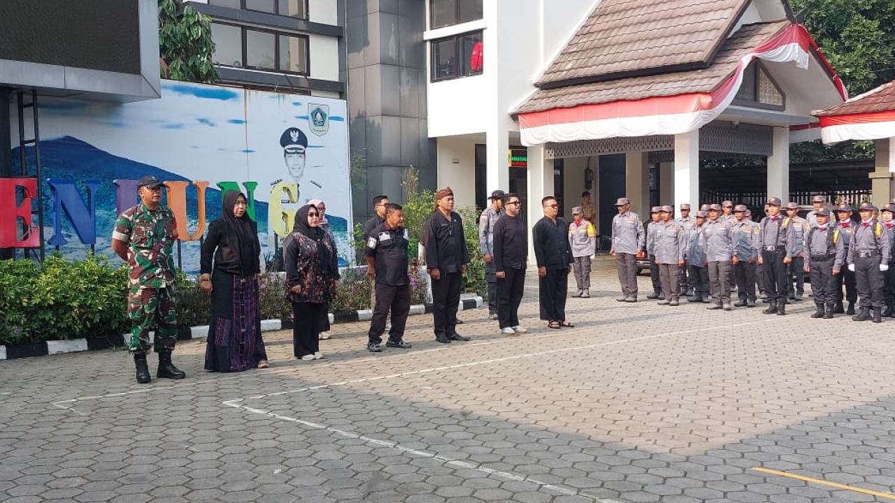 Pembukaan Lomba Linmas Tingkat Kecamatan Megamendung dalam rangka memperingati Hari Ulang Tahun Kemerdekaaan Republik Indonesia ke-81