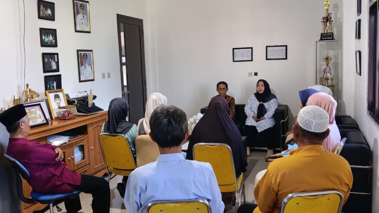 Dukung Pendidikan Tinggi, Pemdes Sukamanah Komitmen Cetak SDM Unggul Lewat Program "Satu Desa Satu Sarjana'