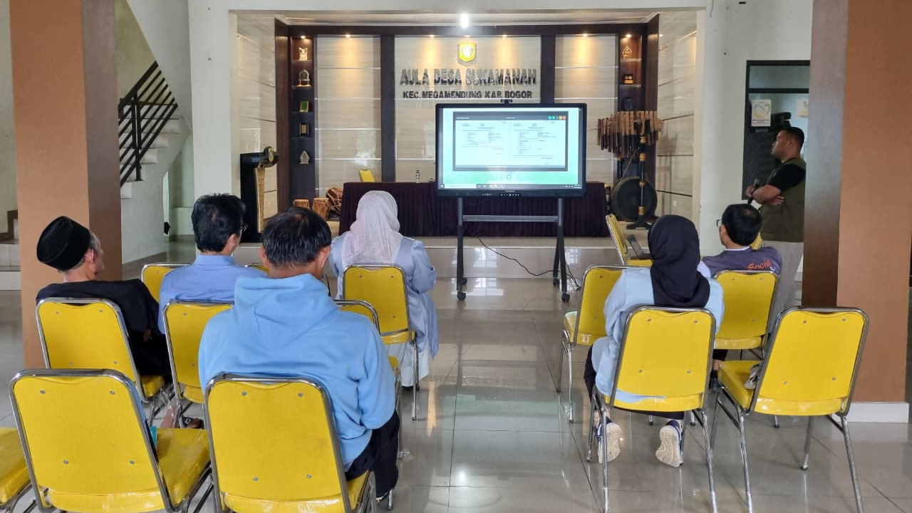 DIGIDES Disambut Baik di Desa Sukamanah: Sosialisasi Layanan Digital