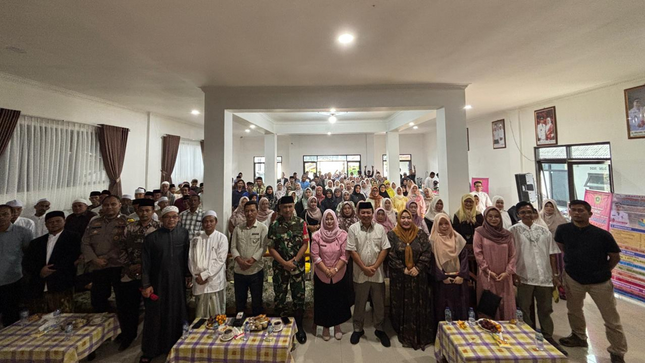 Halal bihalal Idul Fitri 1447 H Pemerintah Desa Sukamanah Kecamatan Megamendung Kabupaten Bogor "Merajut Kebersamaan, Menguatkan SIlaturahmi"