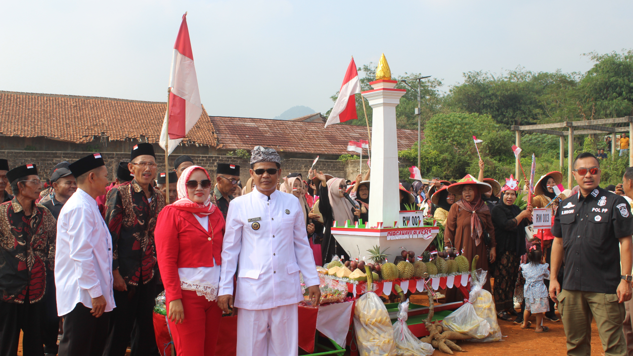 Kemeriahan Festival Dongdang Sadengkolot: Ratusan Warga Tumpah Ruah Rayakan HUT ke-81 RI
