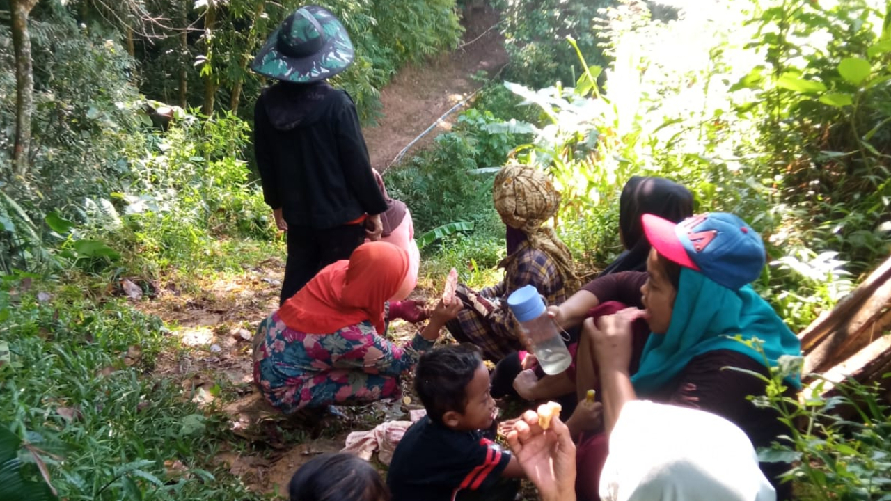 Swadaya Pembangunan Infrastruktur Dusun 4 Desa Peundeuy Garut Tingkatkan Ekonomi