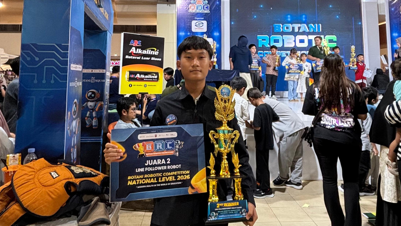 MAN 4 TASIKMALAYA JUARA 2 ajang Botani Robotic Competition