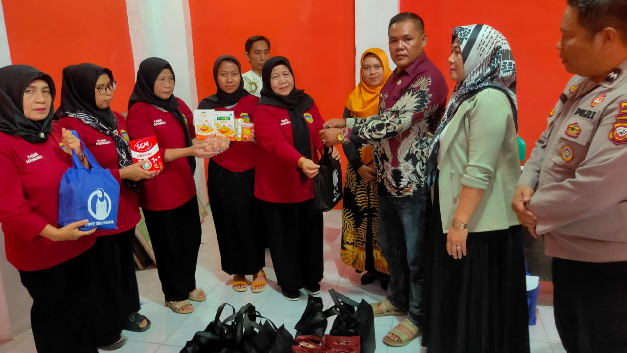 PEMBERIAN PMT UNTUK BALITA STUNTING DAN BUMIL
