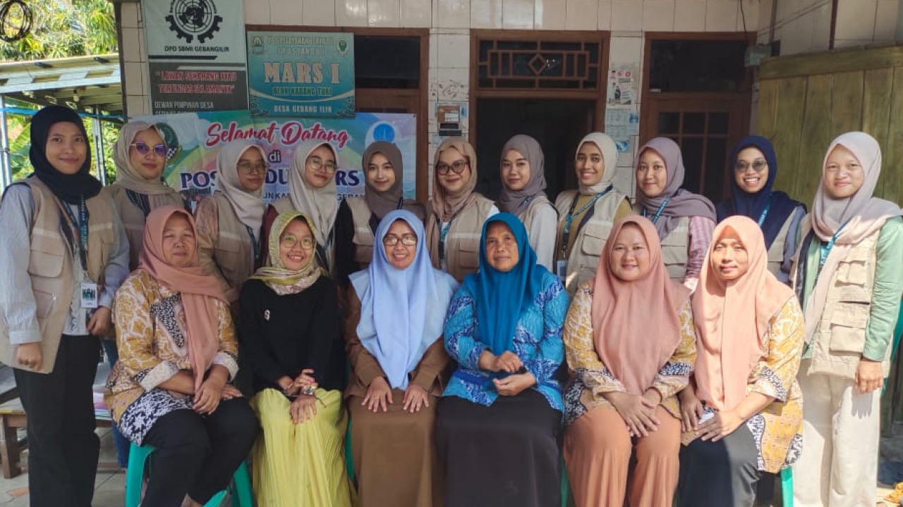 Kegiatan Posyandu Mars 1 di Dusun Karangturi dibantu oleh mahasiswi KKN Kelompok 56 UINSSC