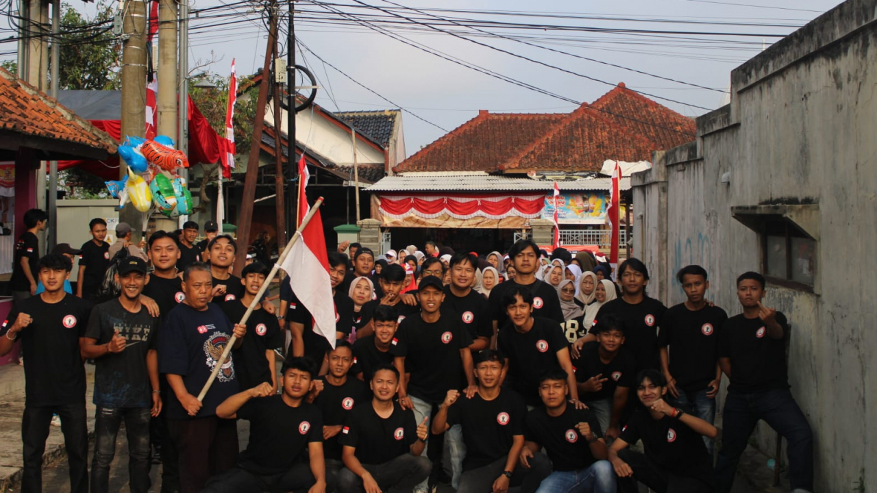 Meriahnya Jalan Sehat Warga Blok Sukaraos Desa Sukamukti dalam Rangka HUT RI ke-80