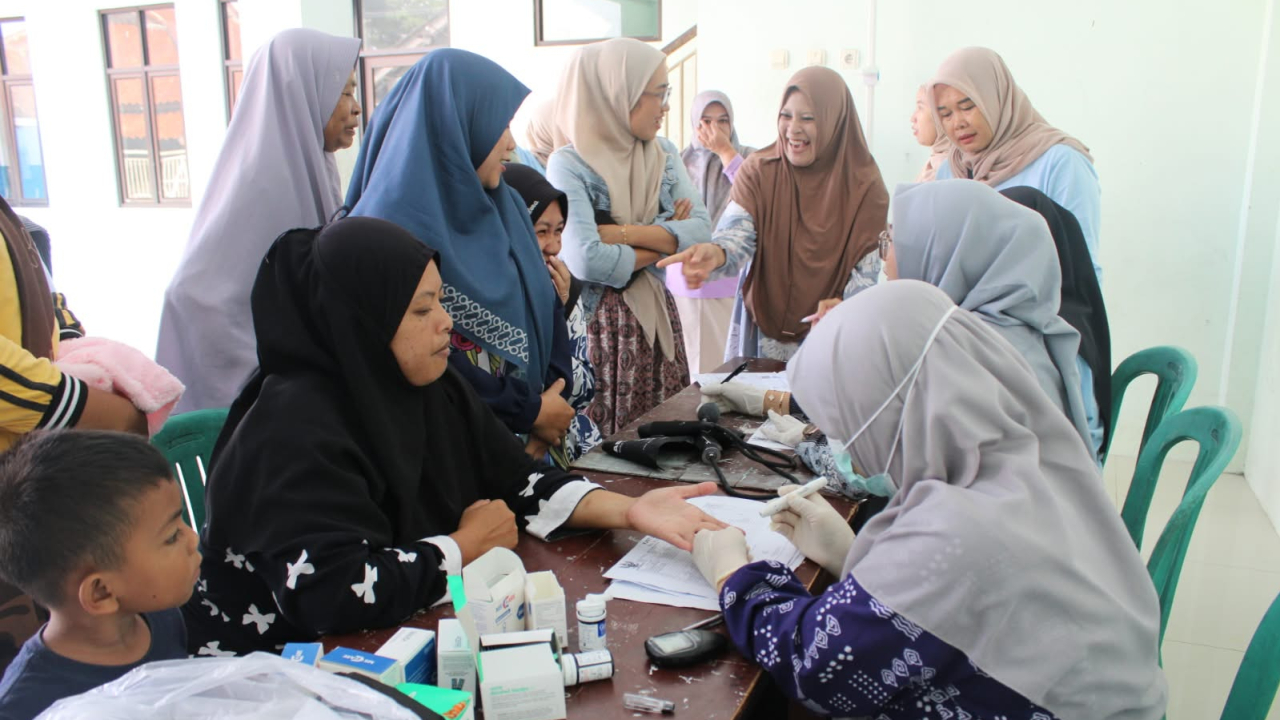 Bersama Menuju Keluarga Sehat, Posyandu Mawar III Blok Sukaraos Hadirkan Pelayanan Posyandu dan ILP